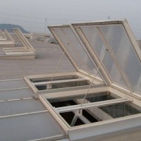 C1XT三角型电动采光排烟天窗 电动排烟天窗厂家