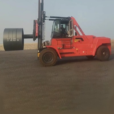 多功能30吨叉车_集装箱装卸钢卷运输